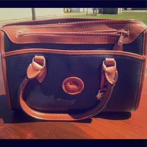 Dooney & Bourke / handbag